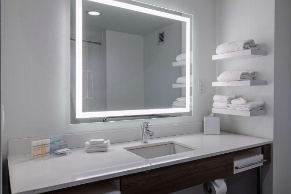 Hampton Inn By Hilton and Suites Knoxville-Downtown, TN image 17